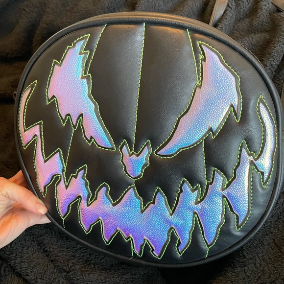 Handcrafted Love Pain and Stitches Halo bad company crossbody - Picture 1 of 3